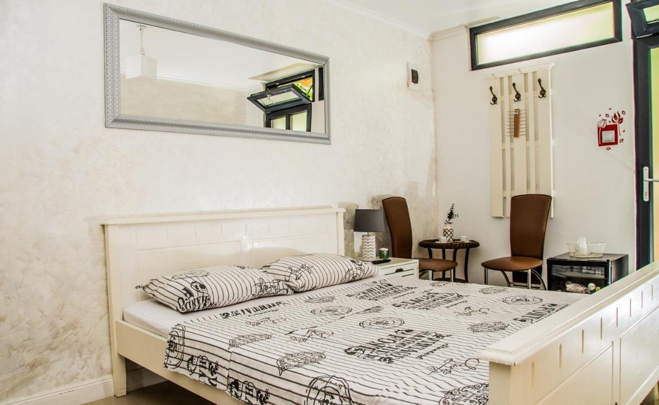 La Verde Hotel Jászvásár Kültér fotó
